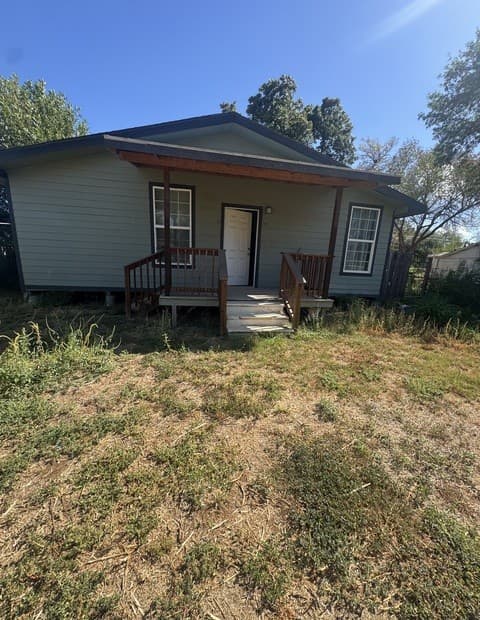 818 W Brazos, Pearsall, TX 78061 — photo 5