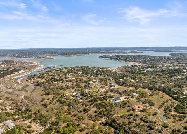 925  Kings Cove Drive, Canyon Lake, TX 78133 — photo 2