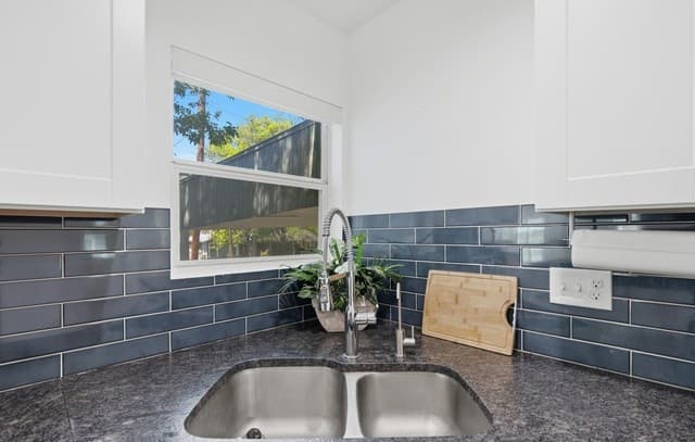 2410  Saint Anthony Ave, San Antonio, TX 78210 — photo 14