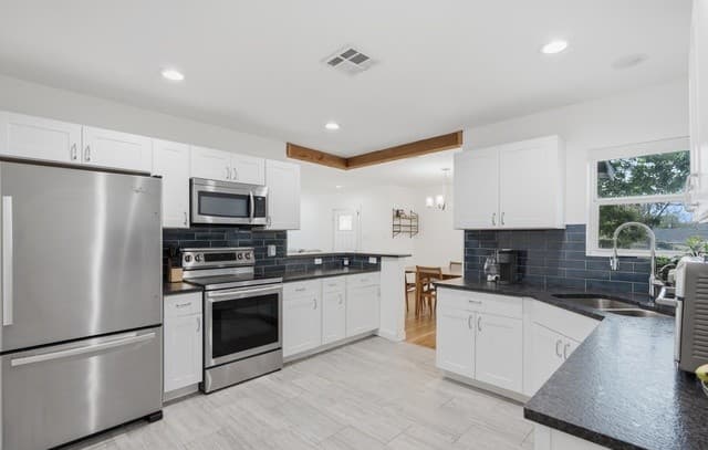 2410  Saint Anthony Ave, San Antonio, TX 78210 — photo 4