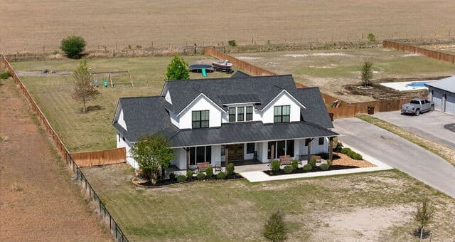2493  County Road 4713, LaCoste, TX 78039 — photo 3
