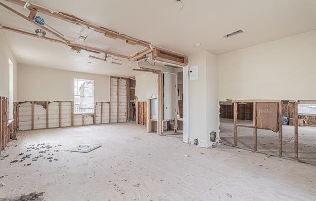 1714 W Constantinople, Castroville, TX 78009 — photo 11