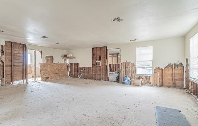 1714 W Constantinople, Castroville, TX 78009 — photo 13