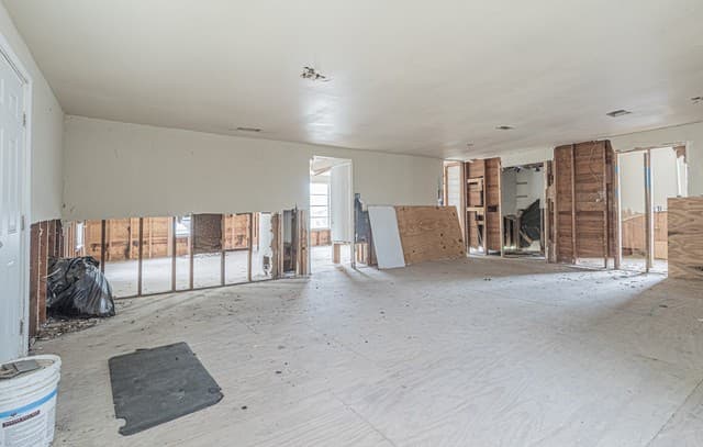 1714 W Constantinople, Castroville, TX 78009 — photo 20