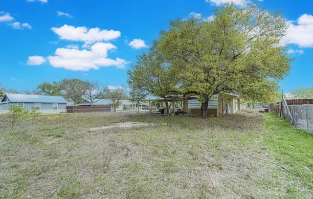 1714 W Constantinople, Castroville, TX 78009 — photo 25