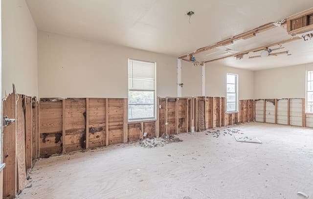 1714 W Constantinople, Castroville, TX 78009 — photo 9