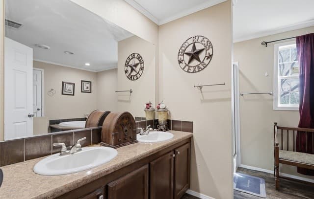 2145  Fm 2504, Poteet, TX 78065 — photo 11