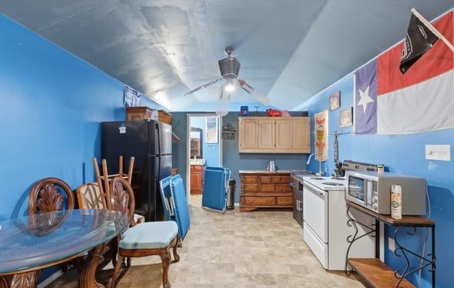 2145  Fm 2504, Poteet, TX 78065 — photo 23