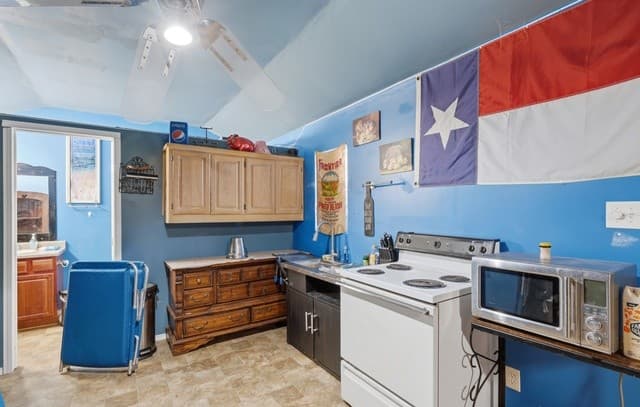 2145  Fm 2504, Poteet, TX 78065 — photo 24