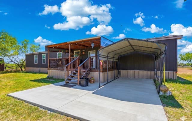 2145  Fm 2504, Poteet, TX 78065 — photo 4