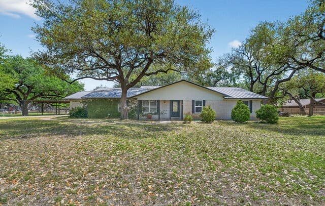 100  Crestline, Pleasanton, TX 78064 — photo 3