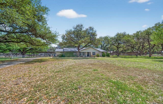 100  Crestline, Pleasanton, TX 78064 — photo 4