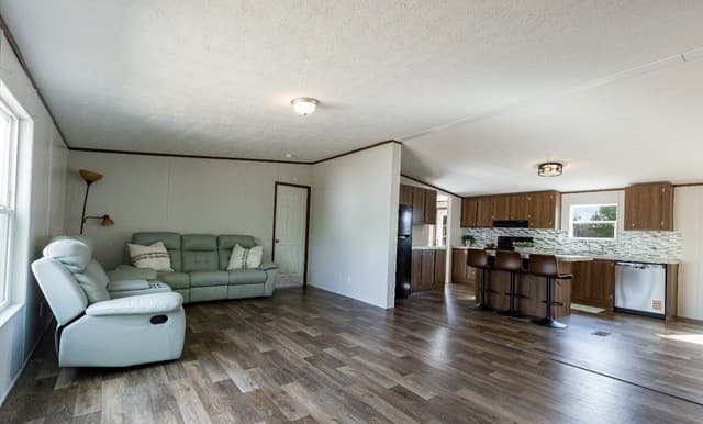 108  County Road 2638, Devine, TX 78016 — photo 9