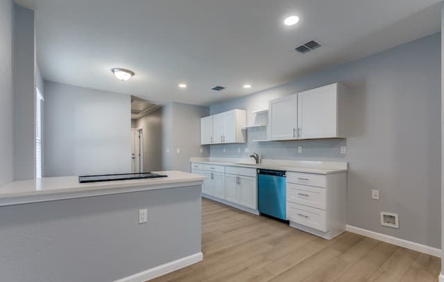 2371  Burnet, San Antonio, TX 78202 — photo 3