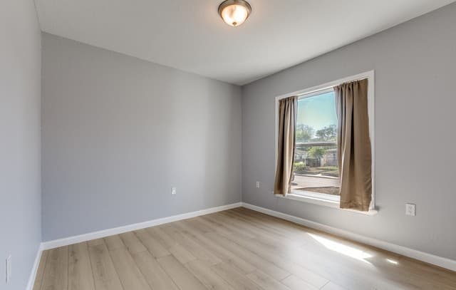 2371  Burnet, San Antonio, TX 78202 — photo 7