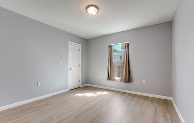 2371  Burnet, San Antonio, TX 78202 — photo 8
