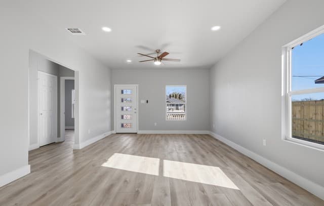314  Corliss, San Antonio, TX 78220 — photo 2