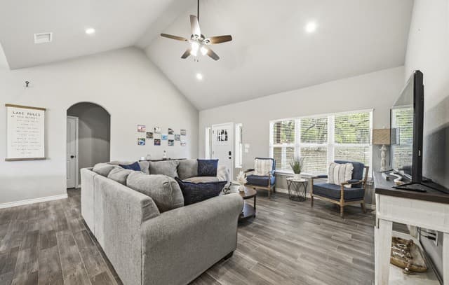 1885  Deer Run, Canyon Lake, TX 78133 — photo 3
