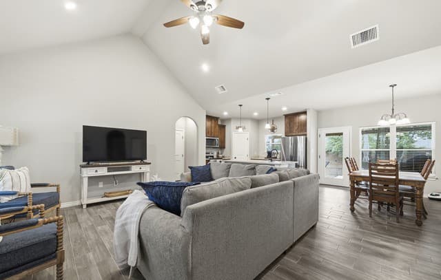 1885  Deer Run, Canyon Lake, TX 78133 — photo 4