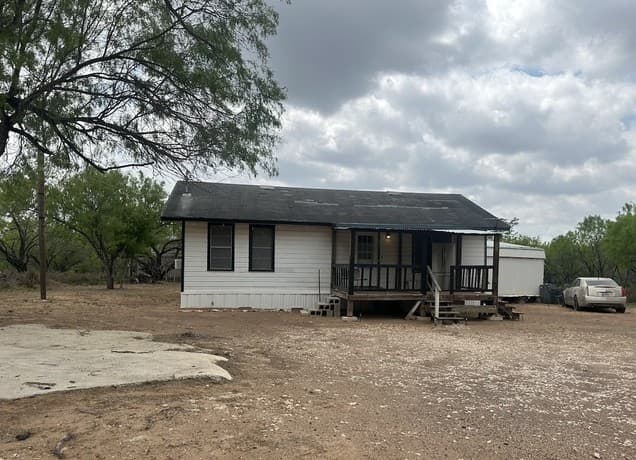 512 E Ave J, Christine, TX 78026 — photo 10