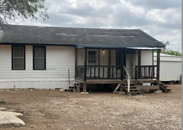 512 E Ave J, Christine, TX 78026 — photo 11