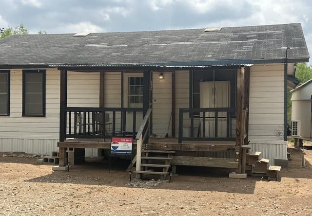 512 E Ave J, Christine, TX 78026 — photo 9
