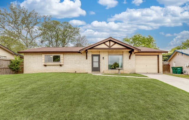 7925 Dry Canyon Trl, Live Oak, TX 78233