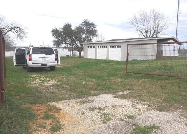 9075  Loop 1604, Elmendorf, TX 78112 — photo 6
