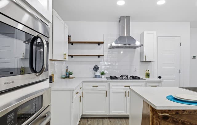 551 Merritt