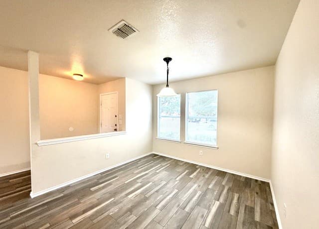 10114  Emerald Sun, San Antonio, TX 78245 — photo 4