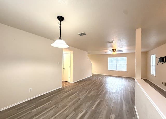 10114  Emerald Sun, San Antonio, TX 78245 — photo 7