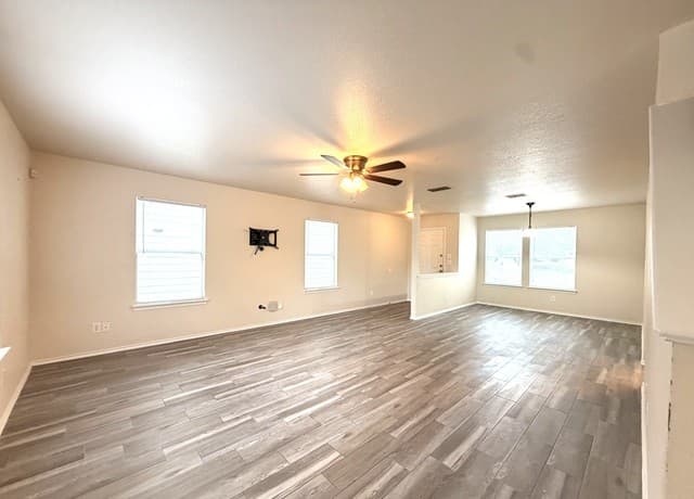 10114  Emerald Sun, San Antonio, TX 78245 — photo 8