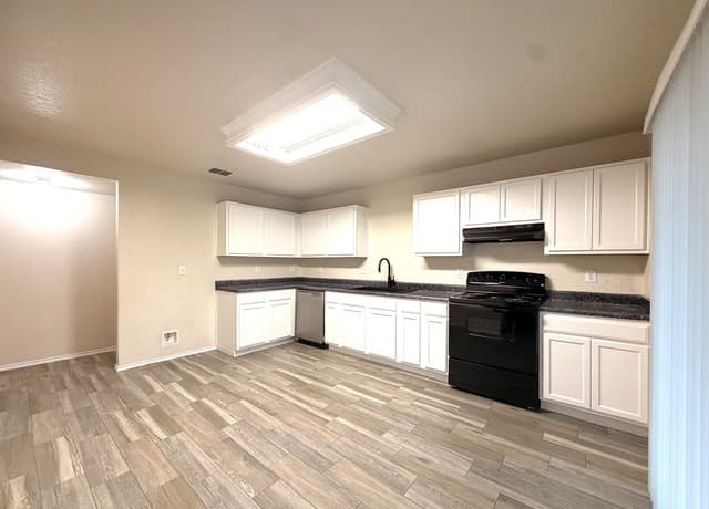 10114  Emerald Sun, San Antonio, TX 78245 — photo 9