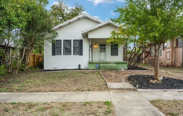 627 W Mulberry Ave