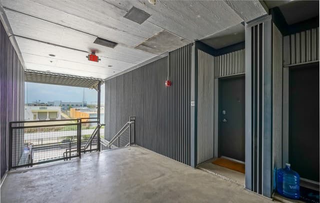 831 S Flores Unit 3202, San Antonio, TX 78204 — photo 2