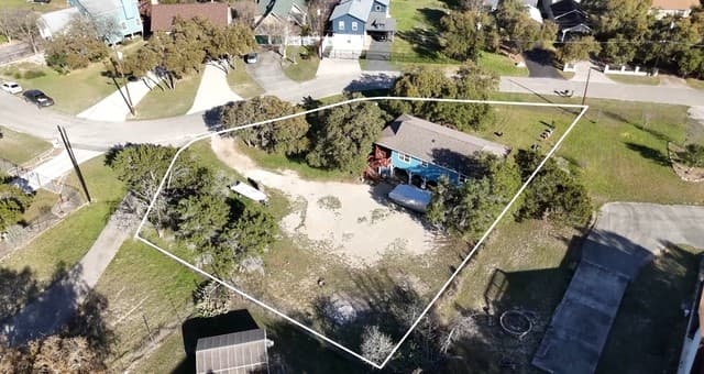 895  Lakebreeze Drive, Canyon Lake, TX 78133 — photo 18