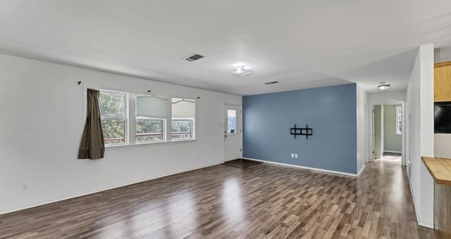 895  Lakebreeze Drive, Canyon Lake, TX 78133 — photo 5