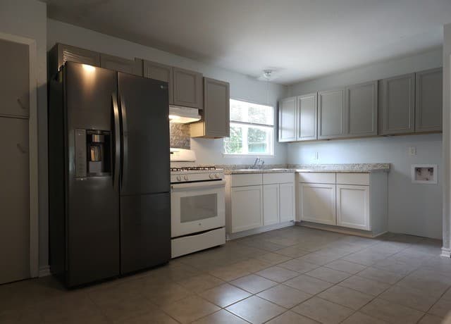 5619  Stonybrook Dr, San Antonio, TX 78242 — photo 6