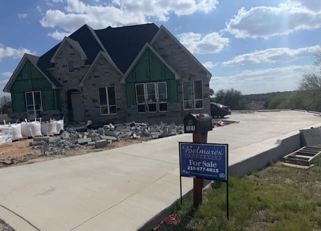 121  N. Abrego Crossing, Floresville, TX 78114 — photo 11