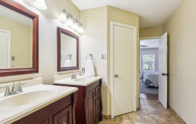 15840  Walnut Creek, San Antonio, TX 78247 — photo 24