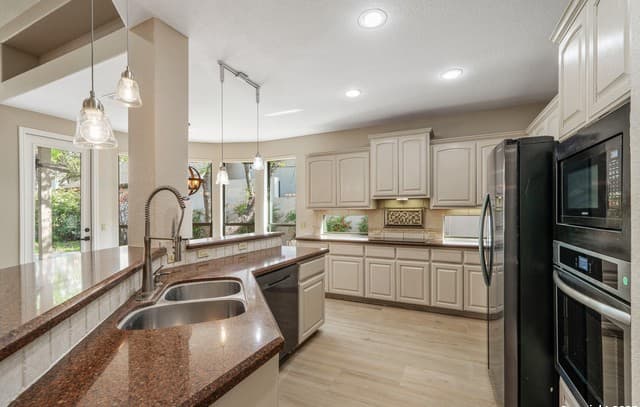 23007  Osprey Ridge, San Antonio, TX 78260 — photo 10