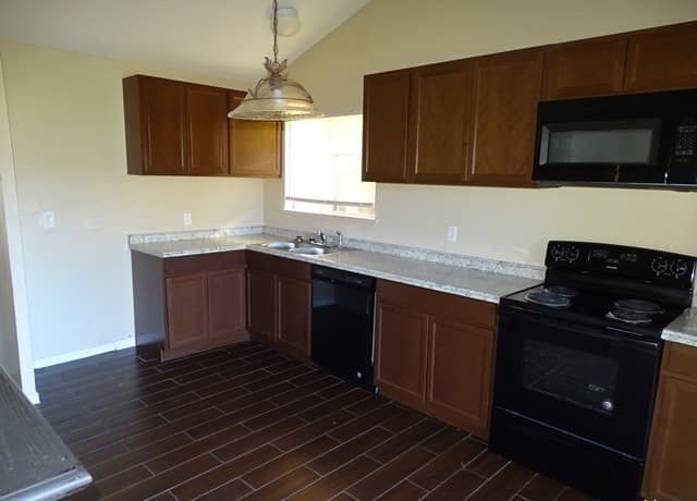 8514 Glen Ct, San Antonio, TX 78239 — photo 8