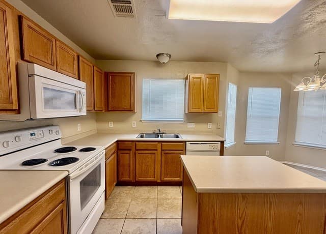 3615 Dunlap Fields, Converse, TX 78109 — photo 10
