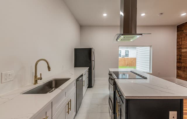 121  Highland Unit 101, San Antonio, TX 78210 — photo 16