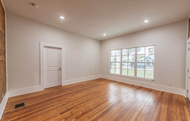 121  Highland Unit 101, San Antonio, TX 78210 — photo 2