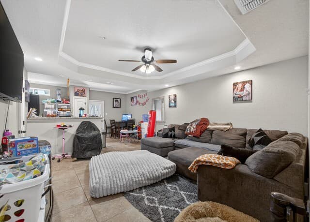 6402  Luglio Ln, San Antonio, TX 78233 — photo 4