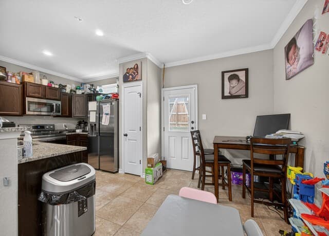 6402  Luglio Ln, San Antonio, TX 78233 — photo 8