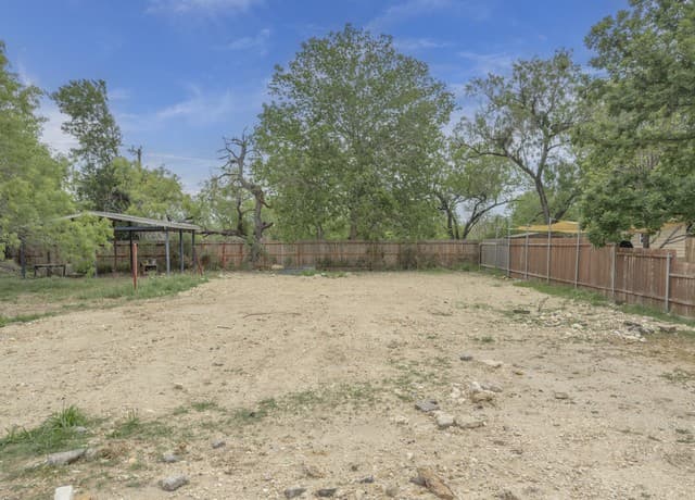 15608  Martinez, San Antonio, TX 78221 — photo 2