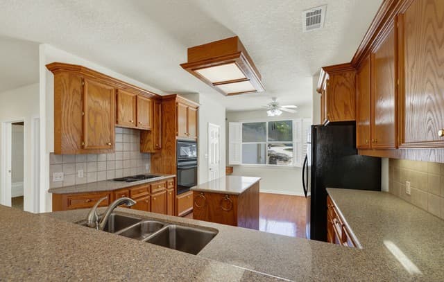 1000  Bamc Dr, Canyon Lake, TX 78133 — photo 17