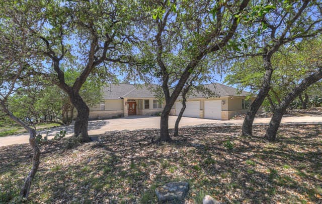 1000  Bamc Dr, Canyon Lake, TX 78133 — photo 4